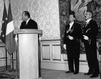 Jacques Chirac, Präsident der Republik Frankreich bei den Europäischen Kulturpreisverleihungen 1999 im Palais du Luxembourg in Paris.